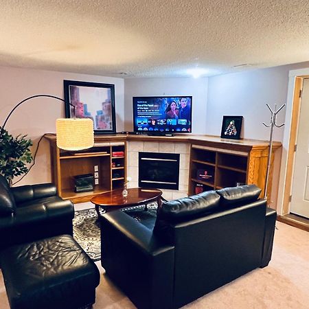 A Classic Homely Basement Suite! Chestermere 外观 照片