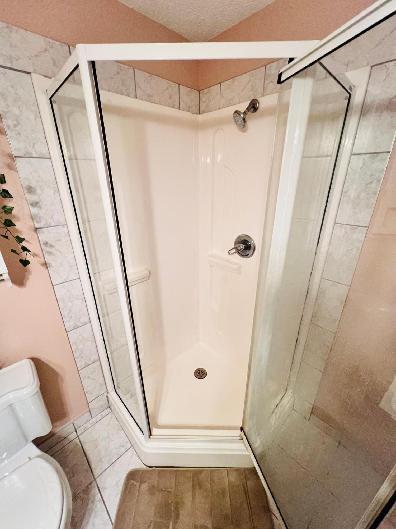 A Classic Homely Basement Suite! Chestermere 外观 照片